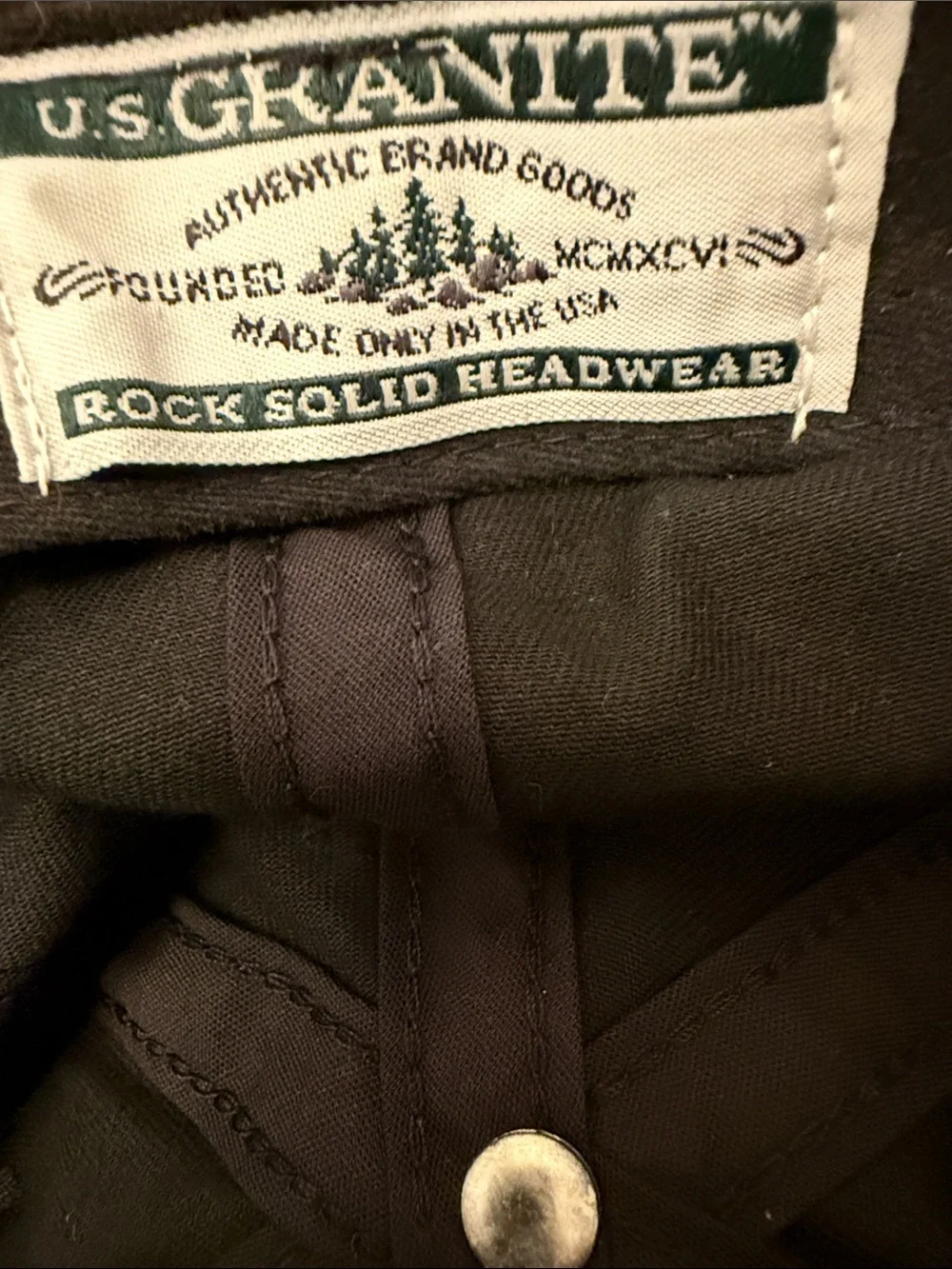 Black UK Cap with Embroidered '1865' Detail